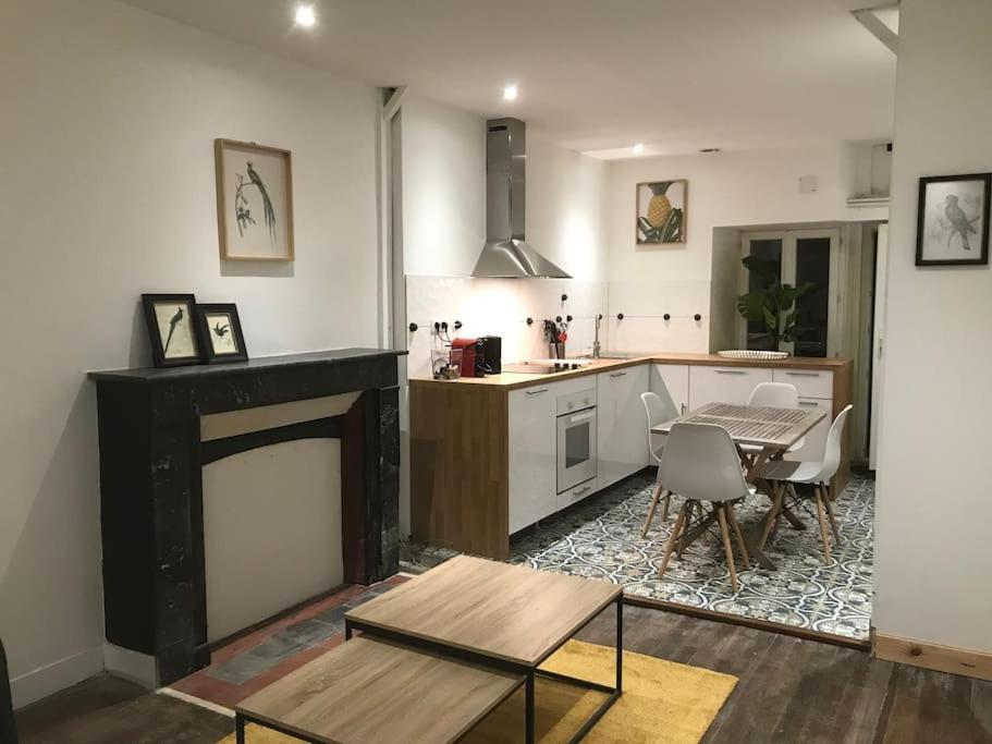 Appartement Cosy A Deux Pas De La Gare Laval  Exterior foto